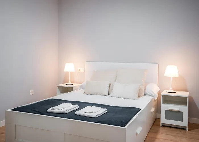 Apartamento turístico con 3 dormitorios en Granada QH Estación de Tren